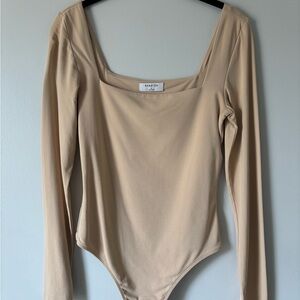 Aritzia bodysuit Babaton square neck long sleeve medium tan